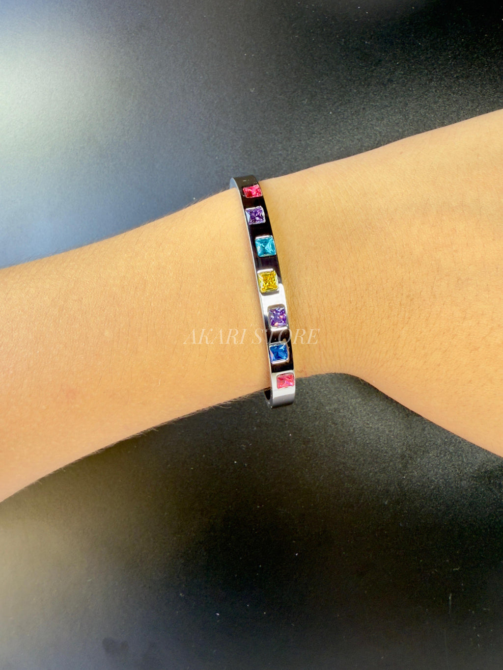 Brazalete Acero Inoxidable con Gemas Incrustadas