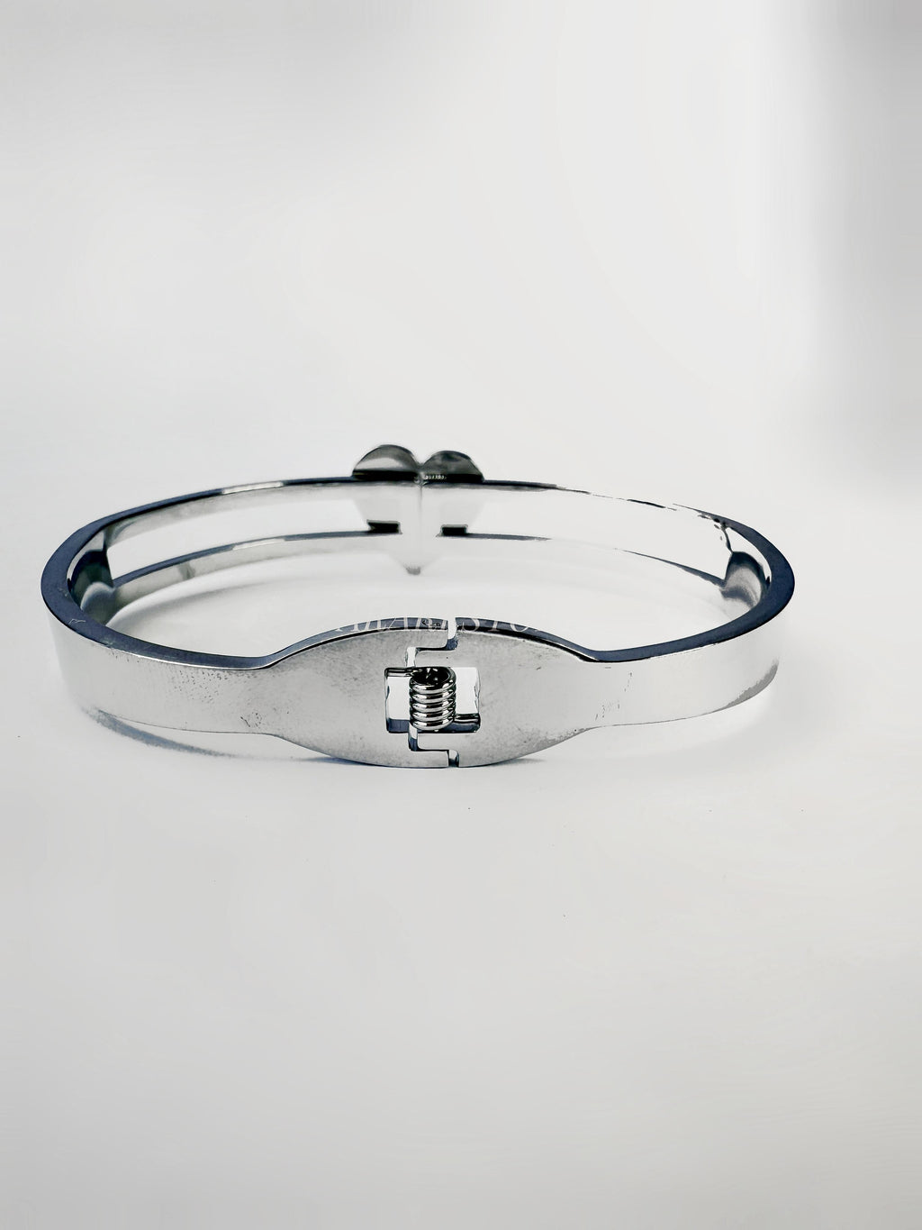 Brazalete Acero Inoxidable con Corazón y Bisagras