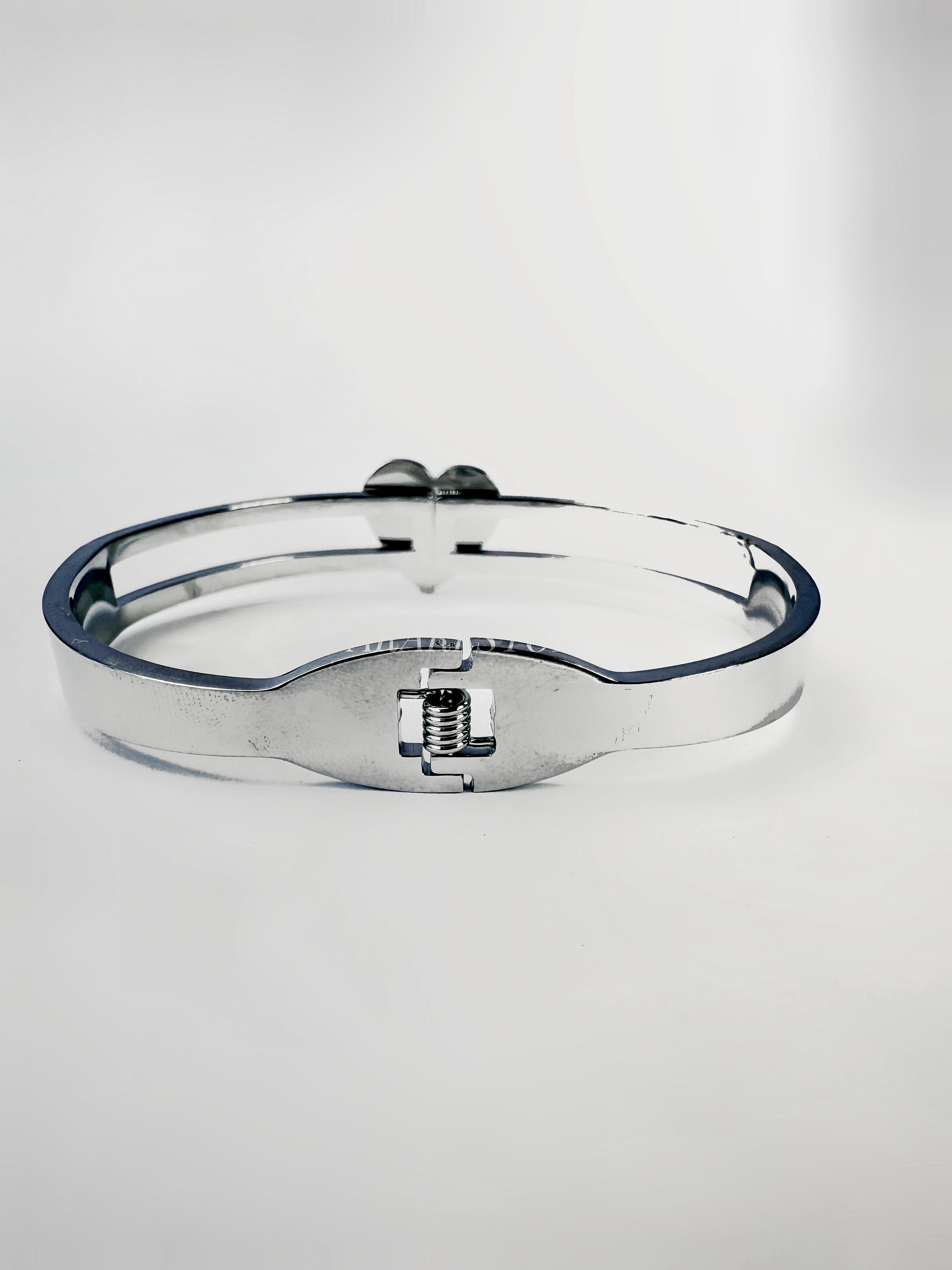 Brazalete Acero Inoxidable con Corazón y Bisagras