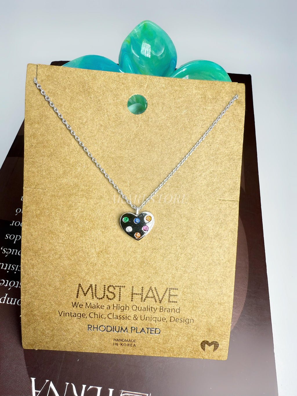 Cadena Dije de Corazón con Tachuelas de Arcoíris