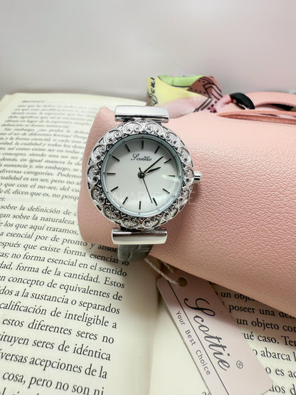 Reloj correa cuerina