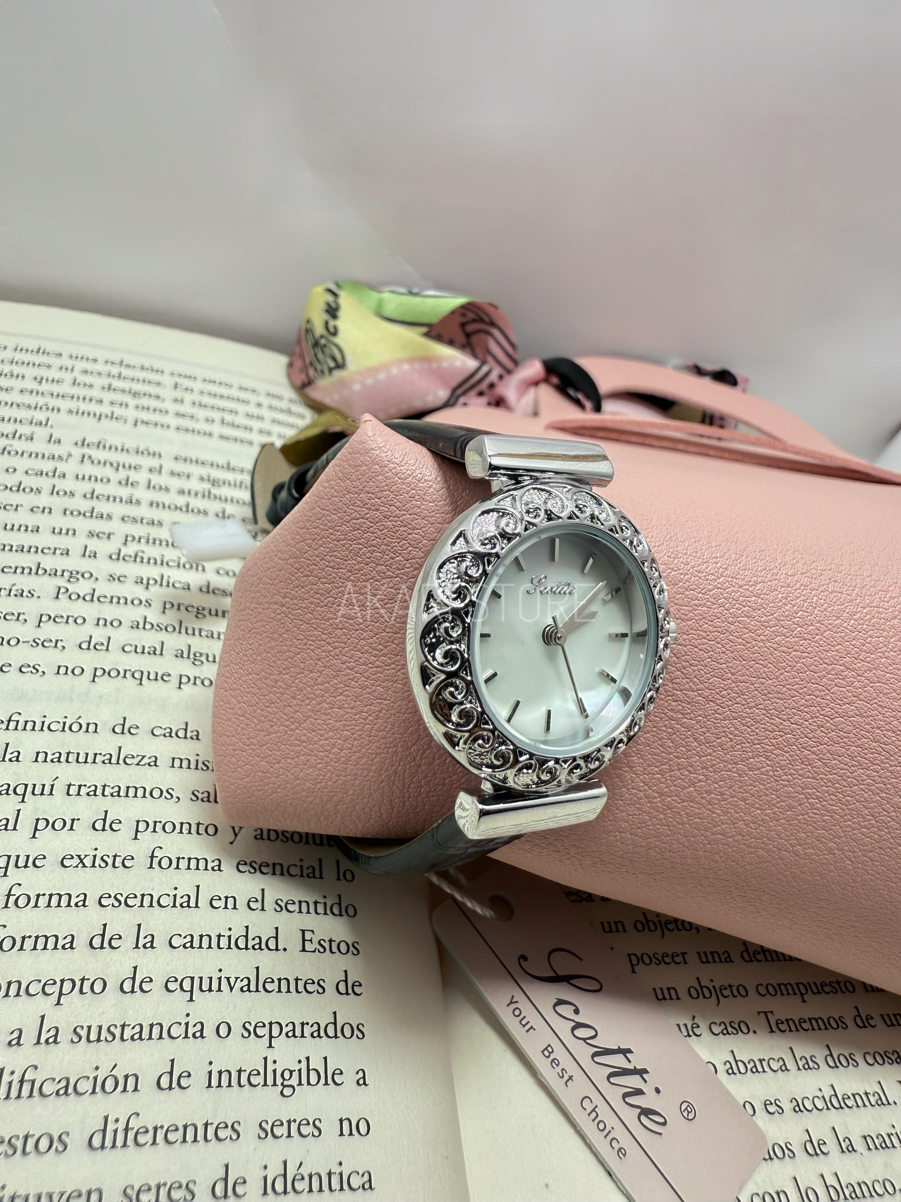 Reloj correa cuerina