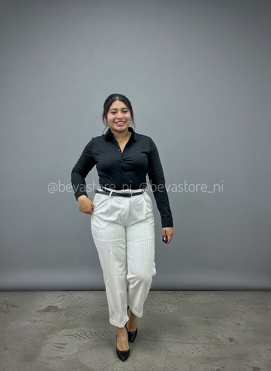 Pantalón de vestir de rayas con cinturón