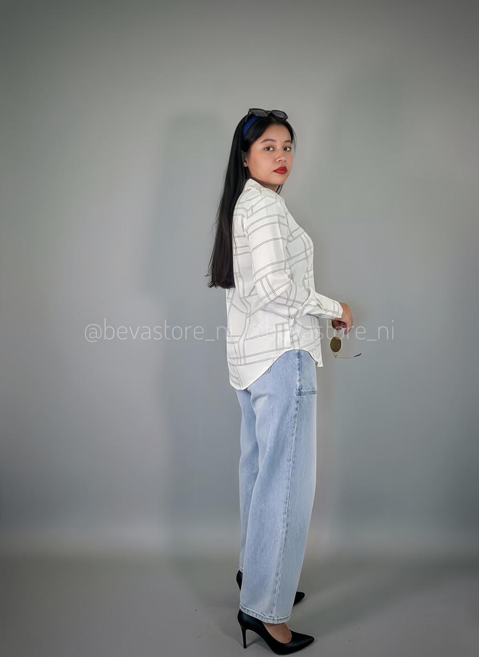 Camisa manga larga con cuello y estampado geométrico