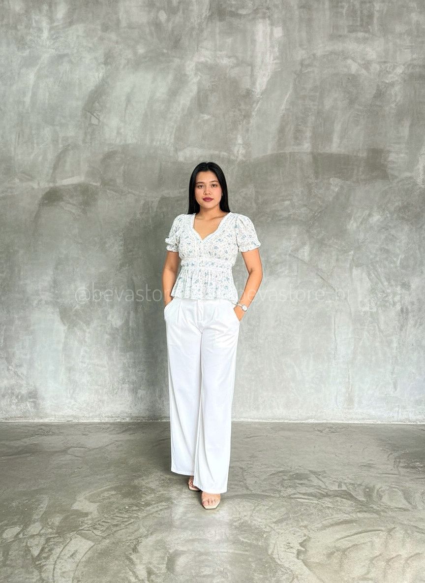 Looks pantalón wide leg color ivory con jeans