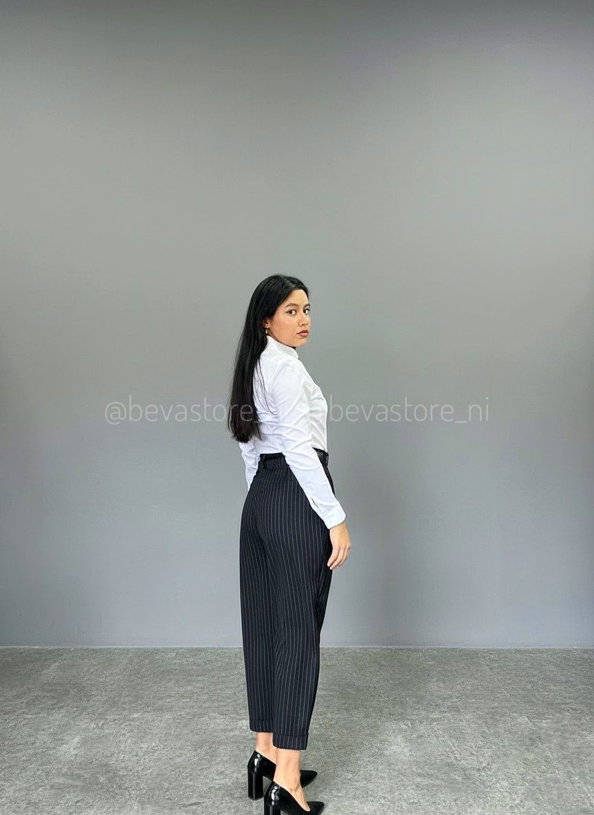 Looks camisa manga larga blanca con botones