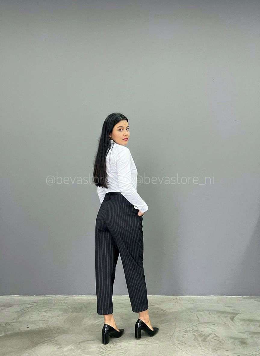 Looks camisa manga larga blanca con botones