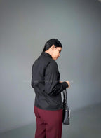 Camisa manga larga con rosa 3D