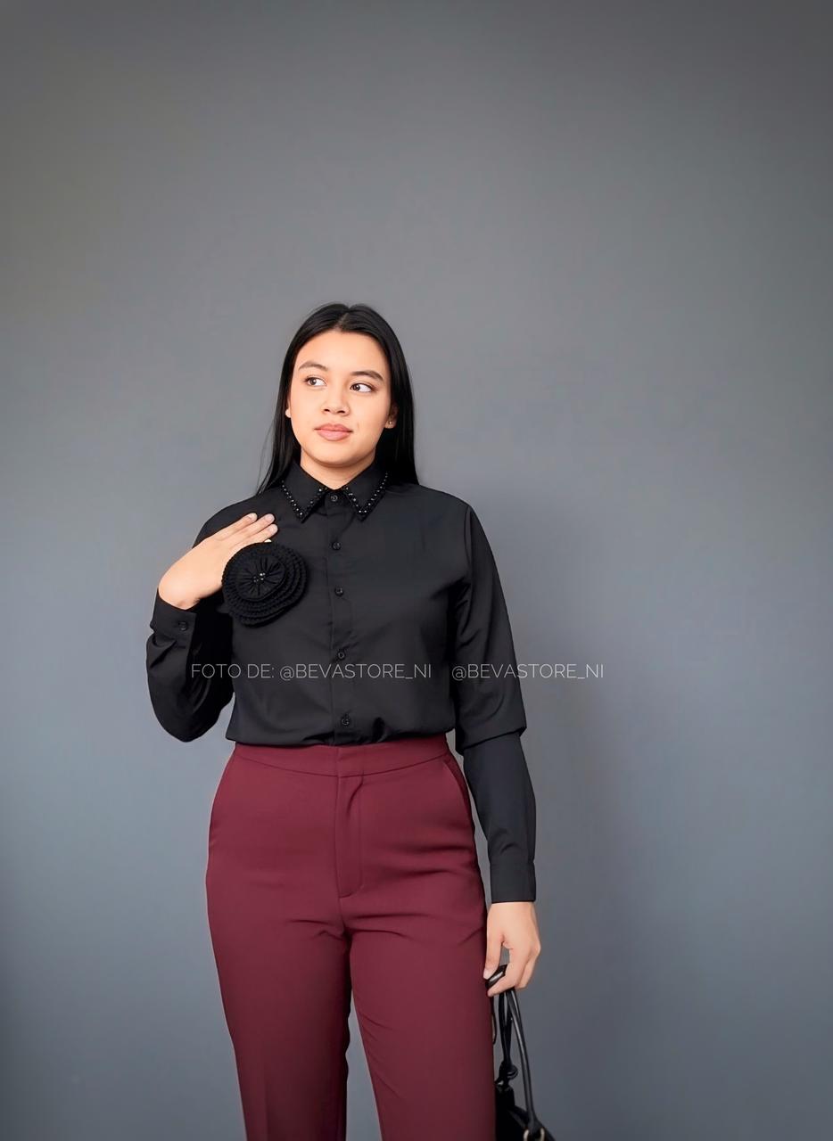 Camisa manga larga con rosa 3D