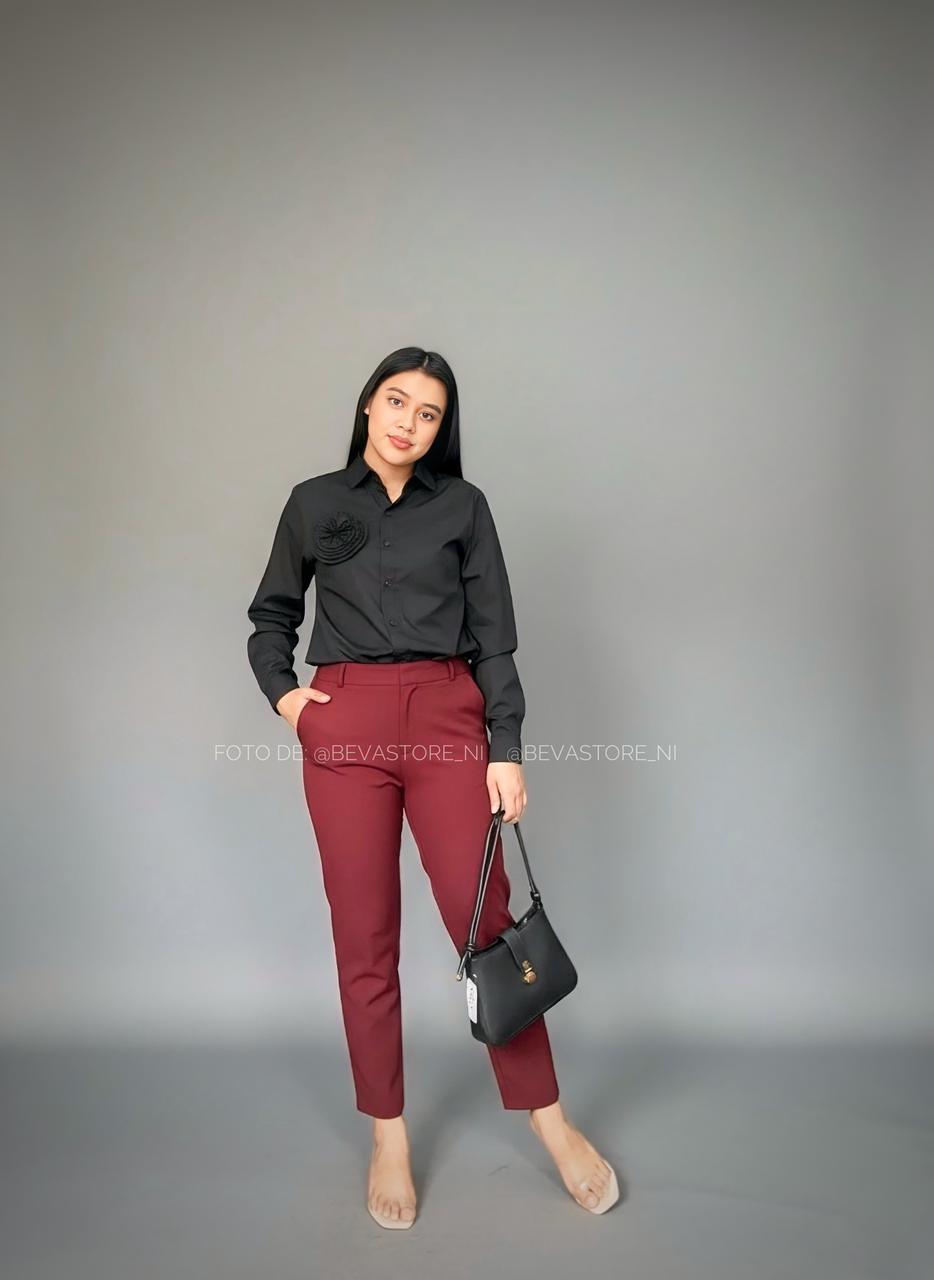 Camisa manga larga con rosa 3D