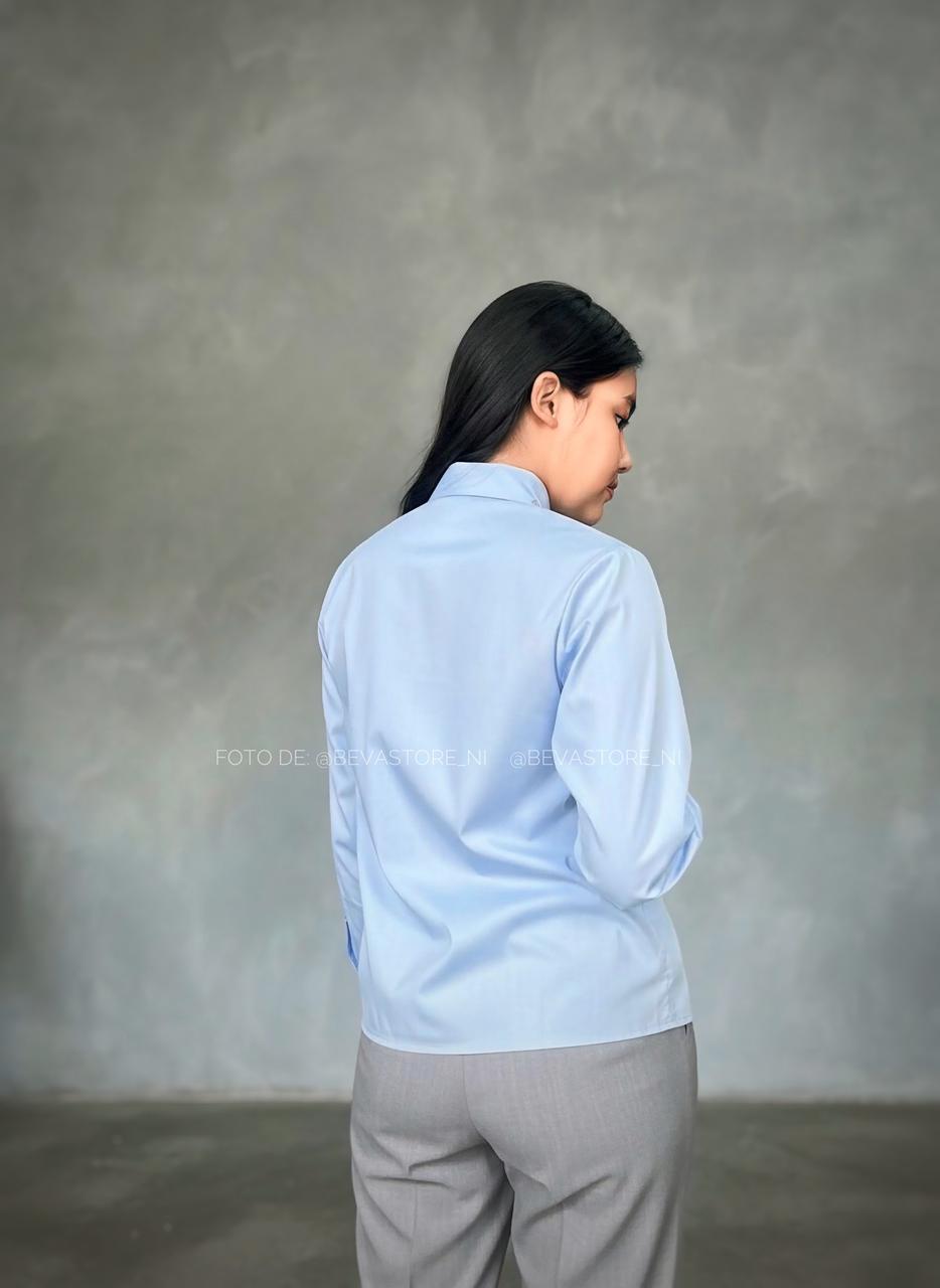 Camisa manga larga con rosa 3D