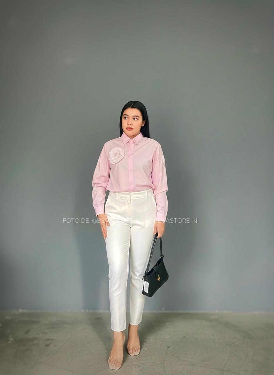 Camisa manga larga con rosa 3D