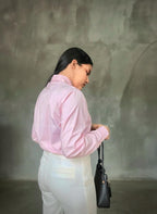 Camisa manga larga con rosa 3D