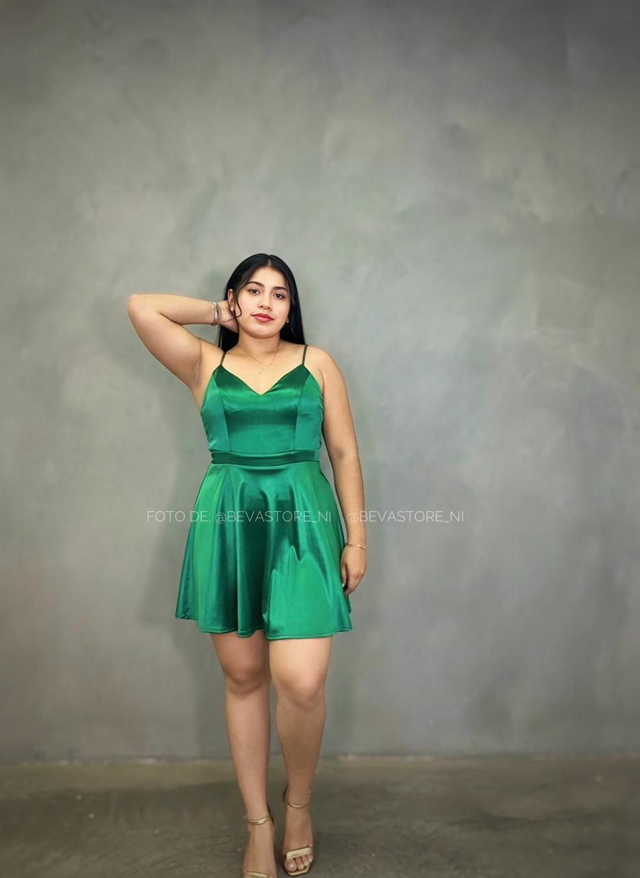 Vestido corto verde esmeralda