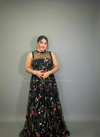 Vestido negro floral City Studio