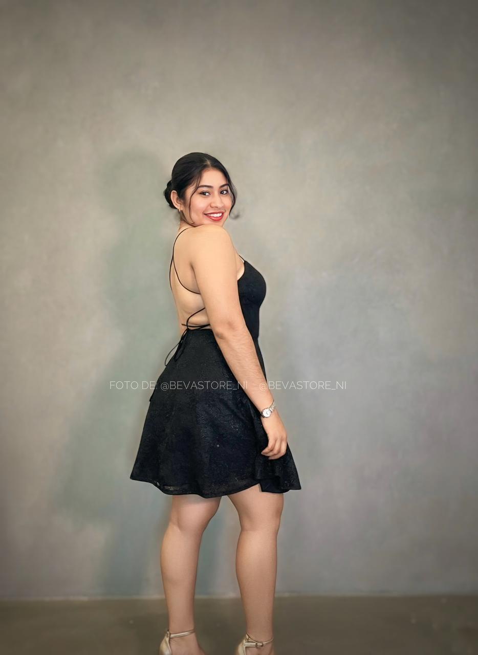 Vestido corto negro de gala