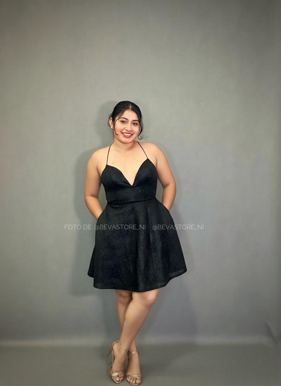 Vestido corto negro de gala