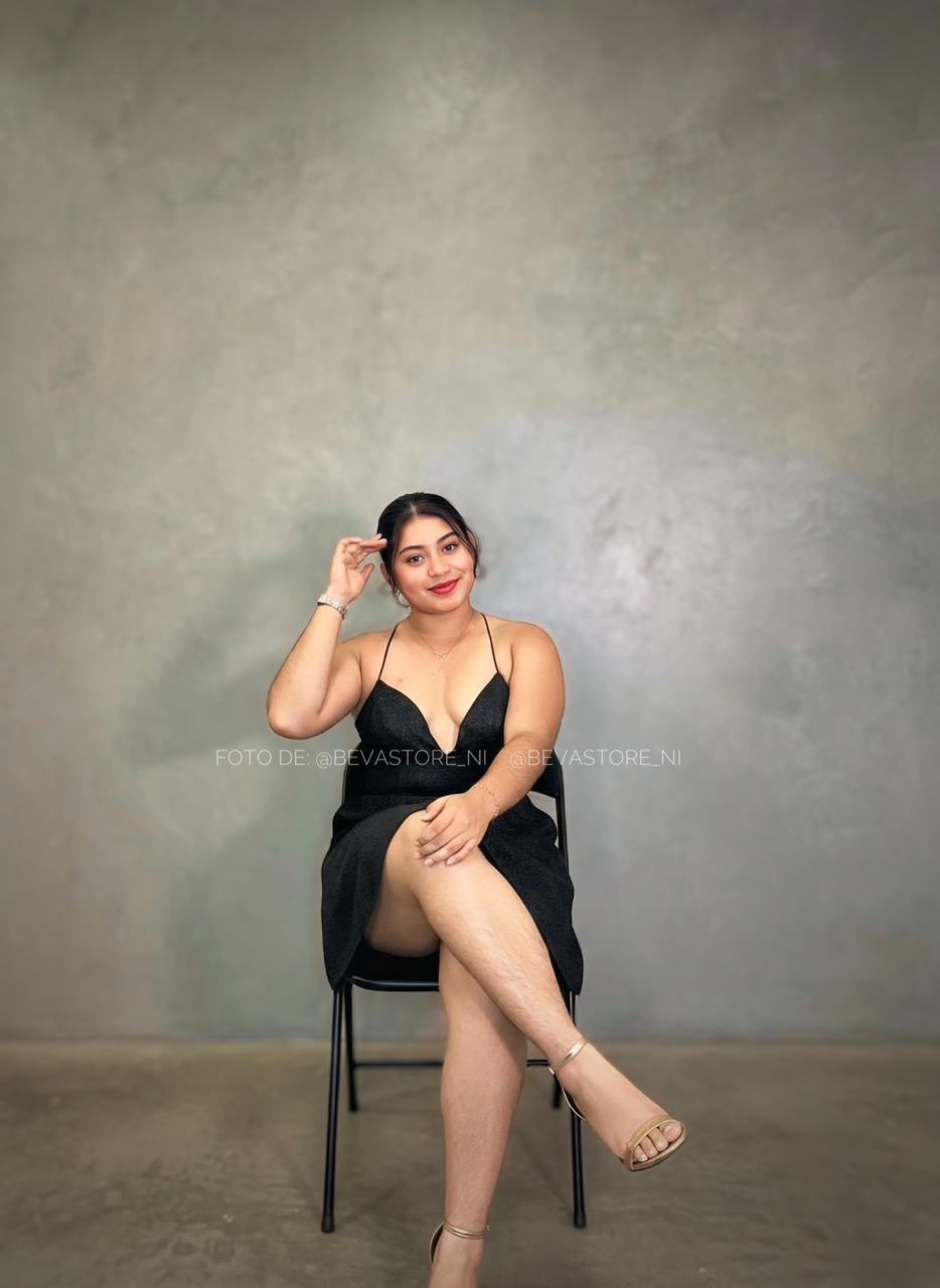 Vestido corto negro de gala