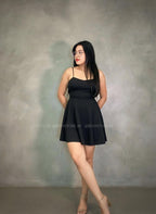 Vestido corto negro espalda abierta