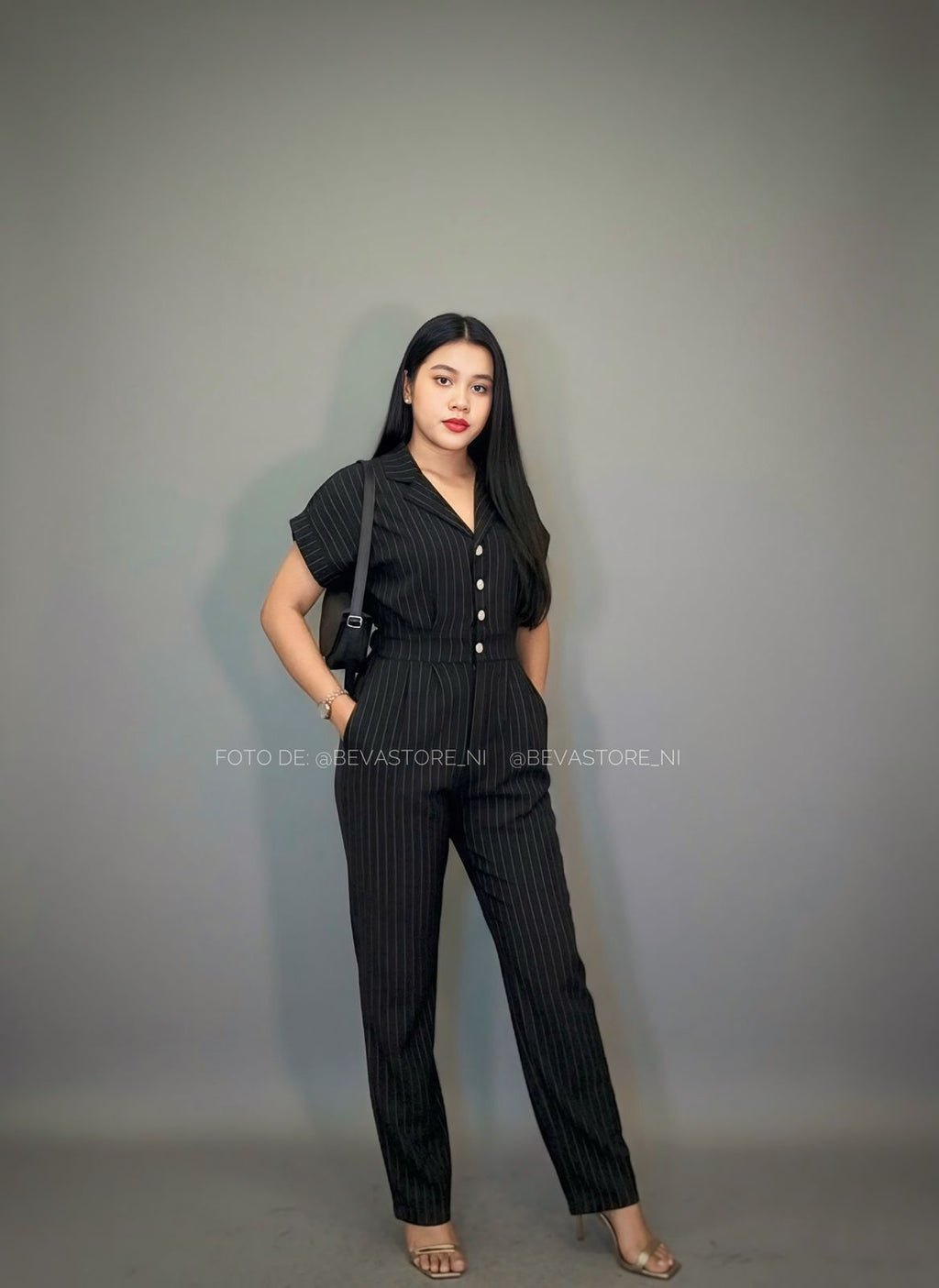 Enterizo Flare negro de rayas blancas