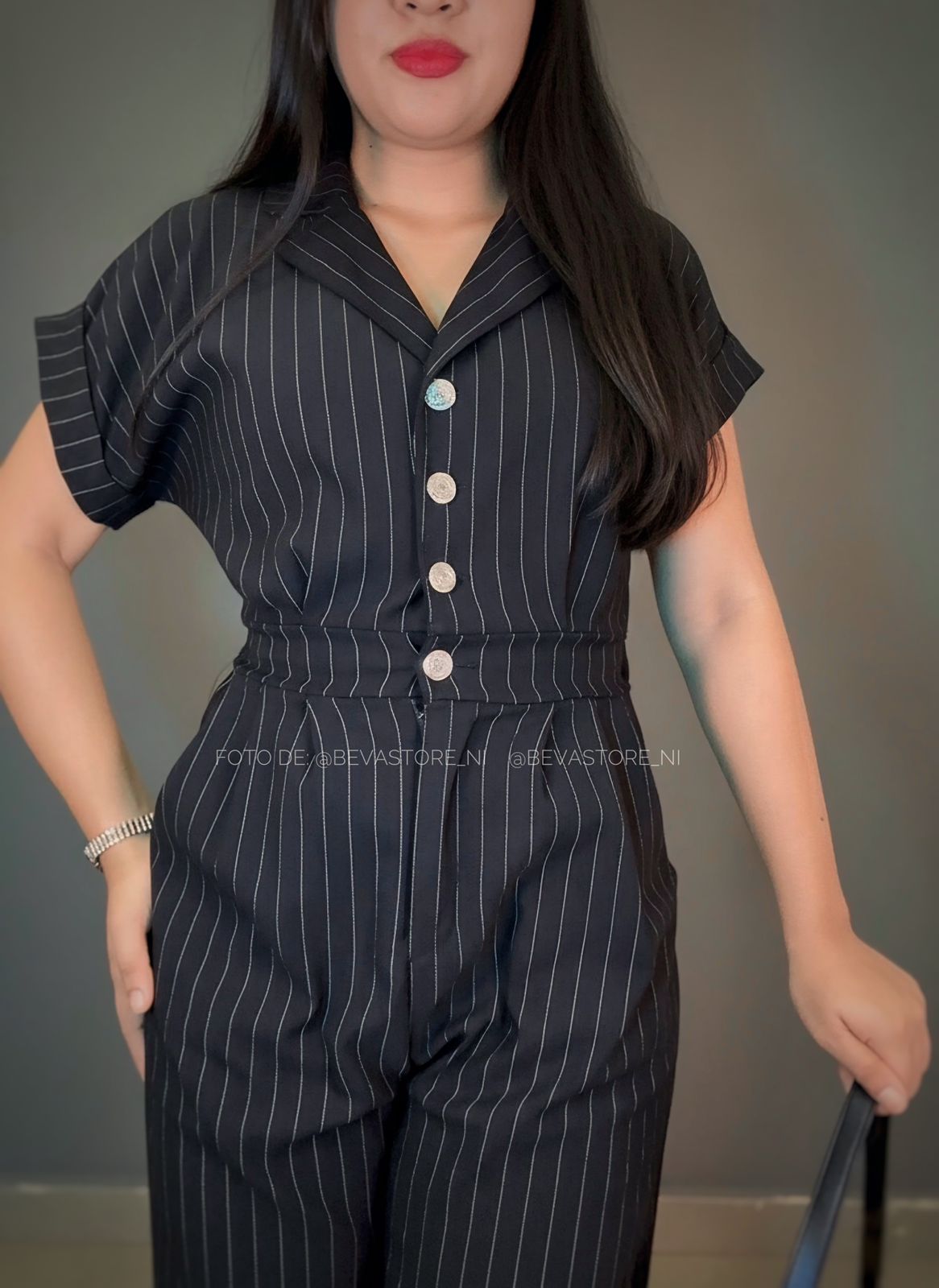 Enterizo Flare negro de rayas blancas