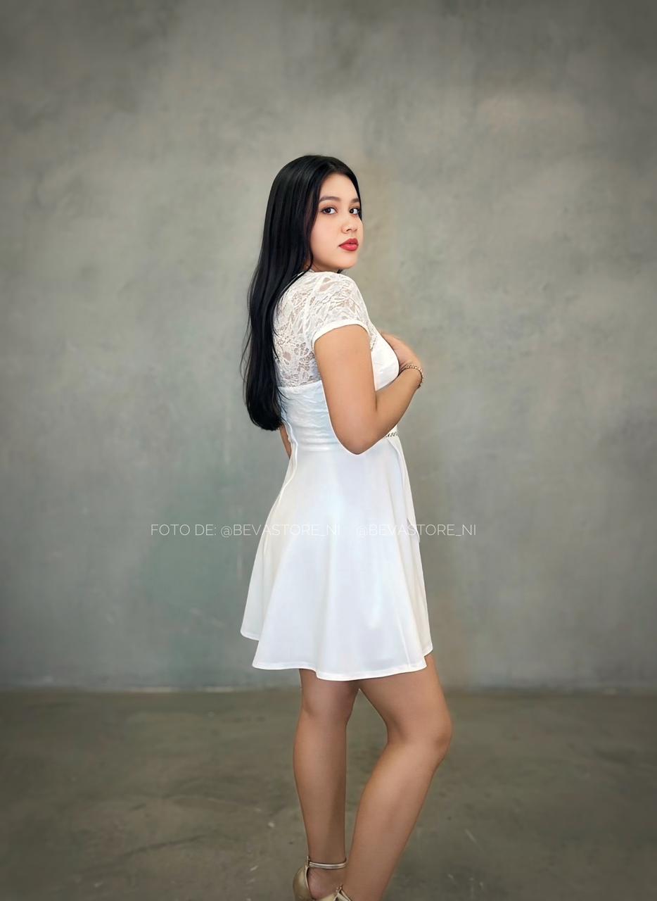 Vestido corto blanco