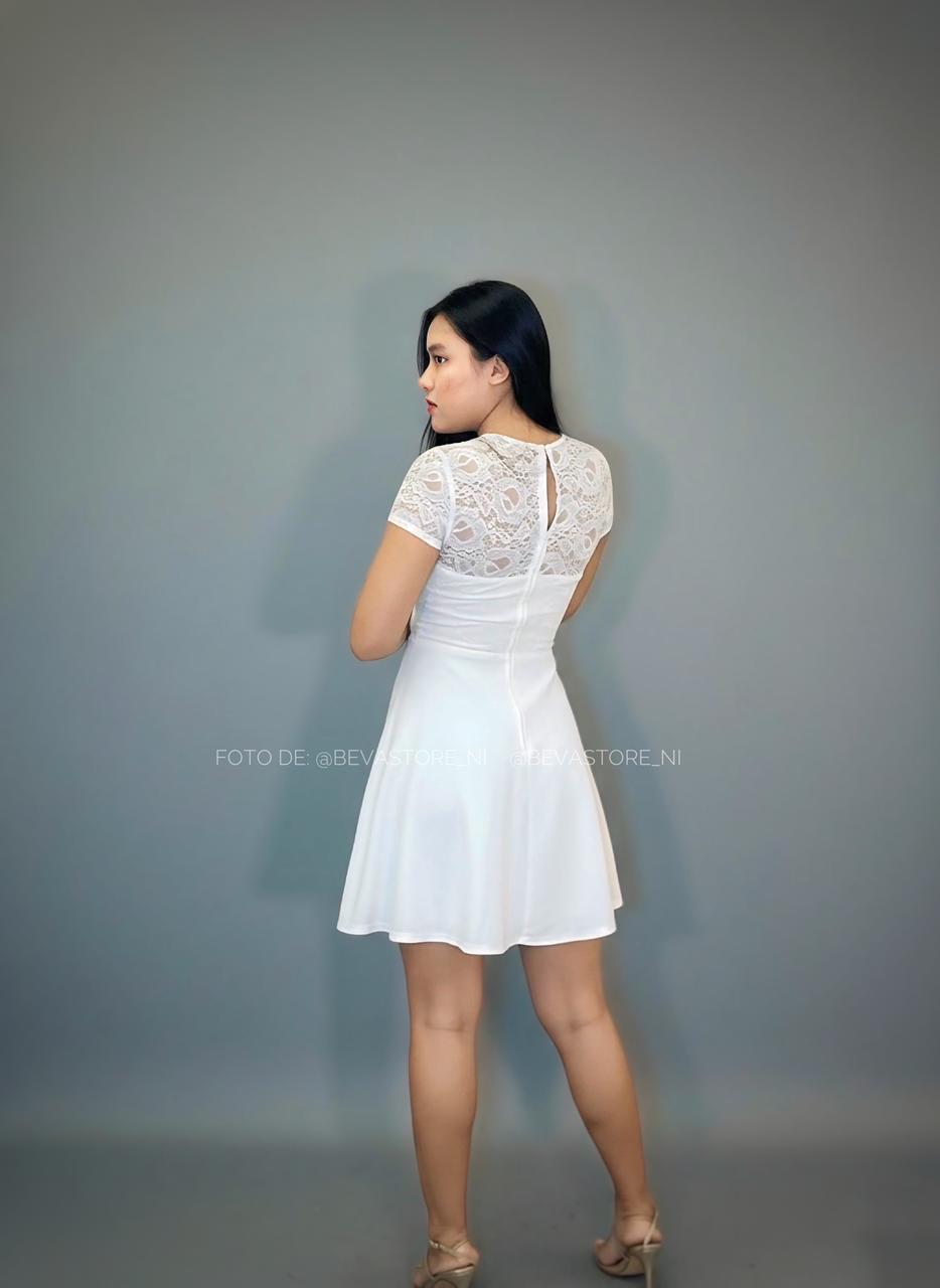 Vestido corto blanco