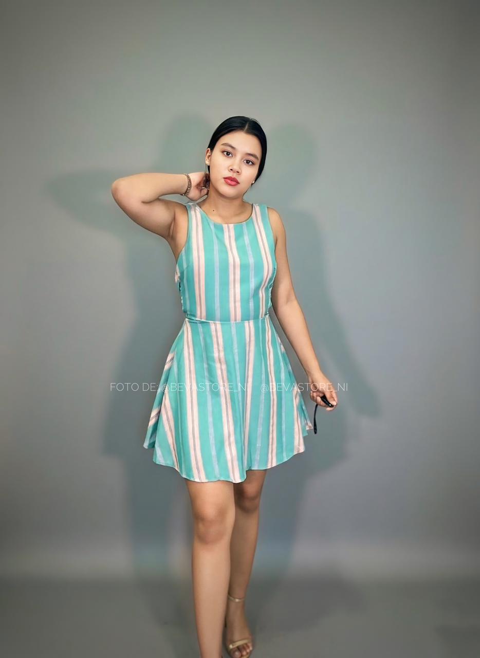 Vestido corto verde rayado