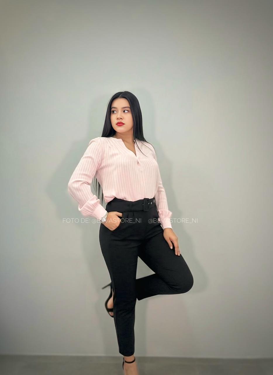 Looks pantalón negro de vestir con faja