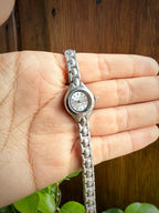 Reloj minimalista circular