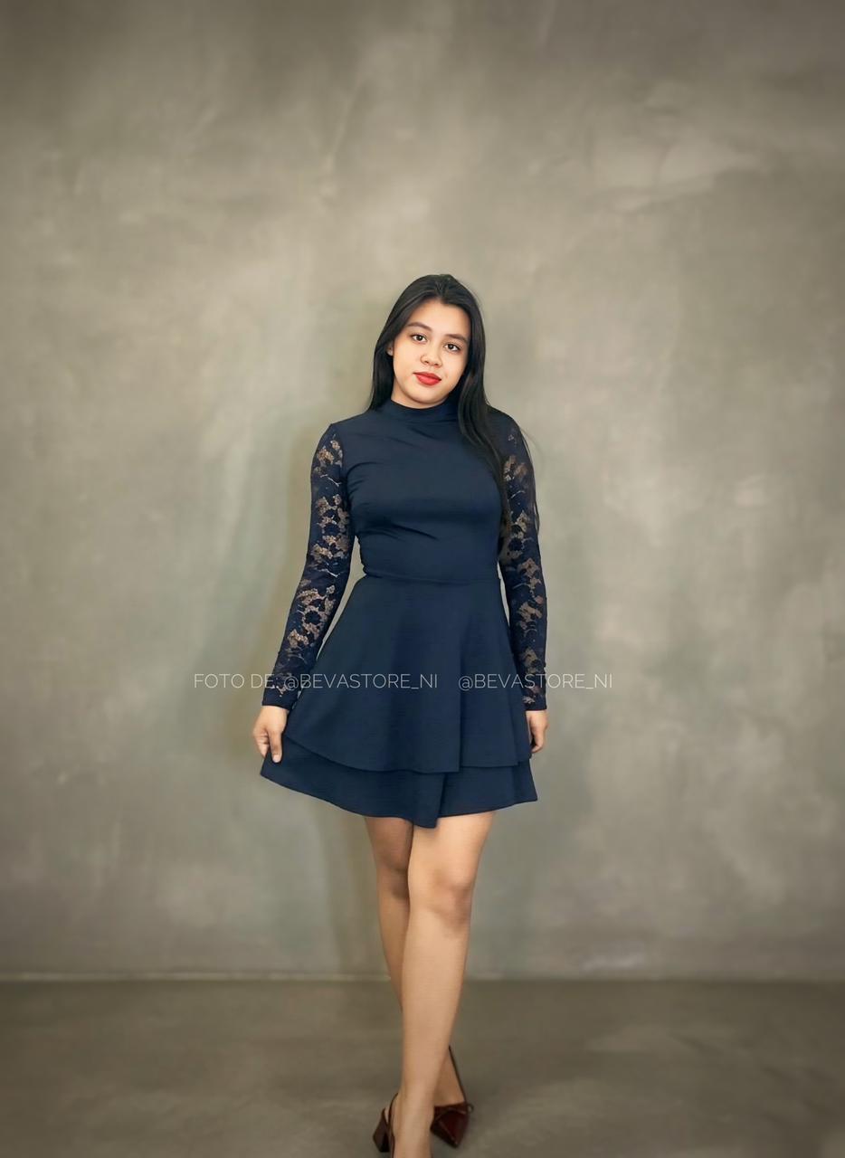 Vestido corto azul manga calada