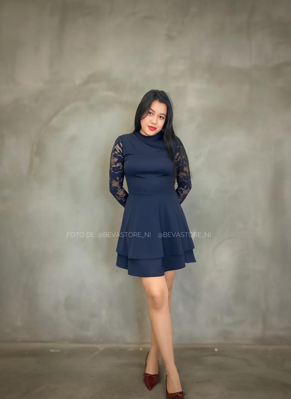 Vestido corto azul manga calada