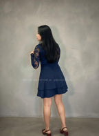 Vestido corto azul manga calada