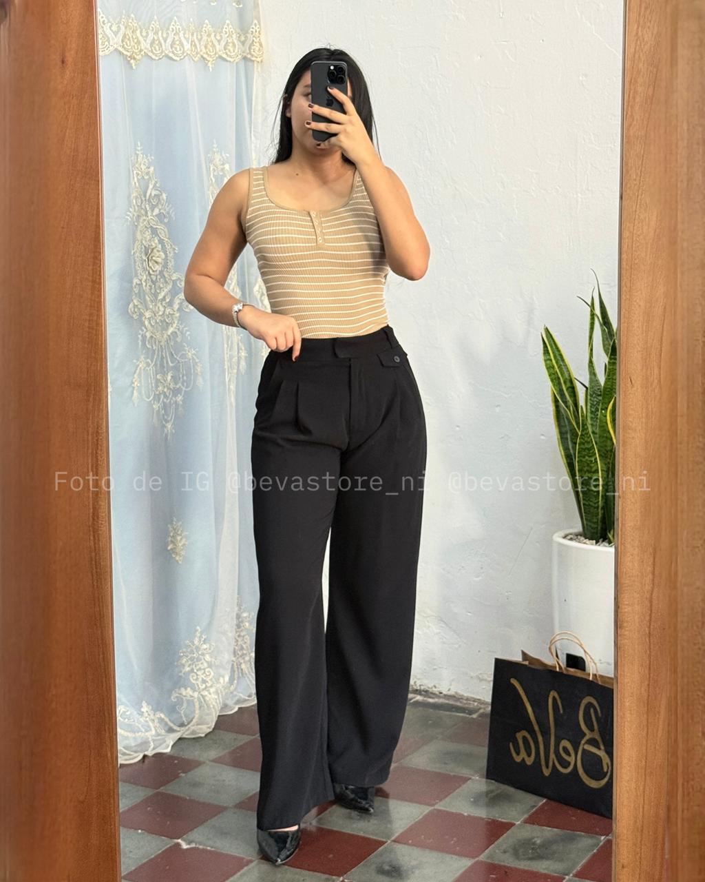 Crop top de rayas sin mangas con ojal