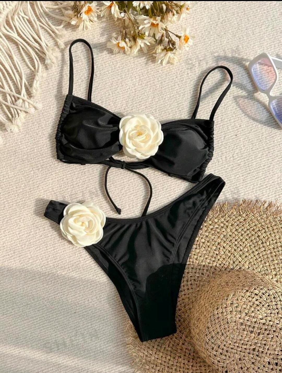 Traje de baño de dos rosas