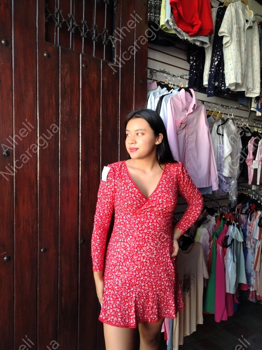 Vestido rojo manga larga.