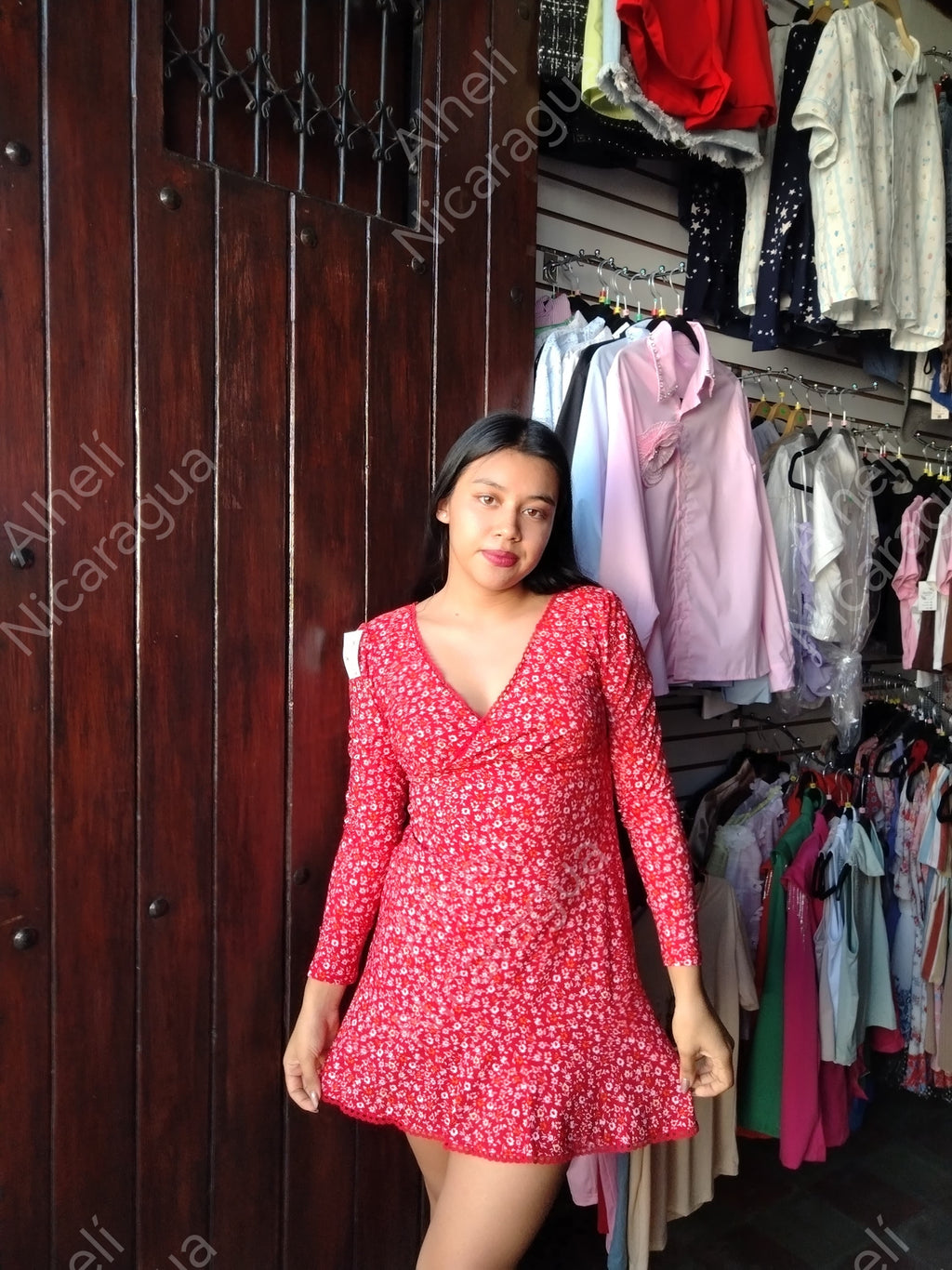 Vestido rojo manga larga.