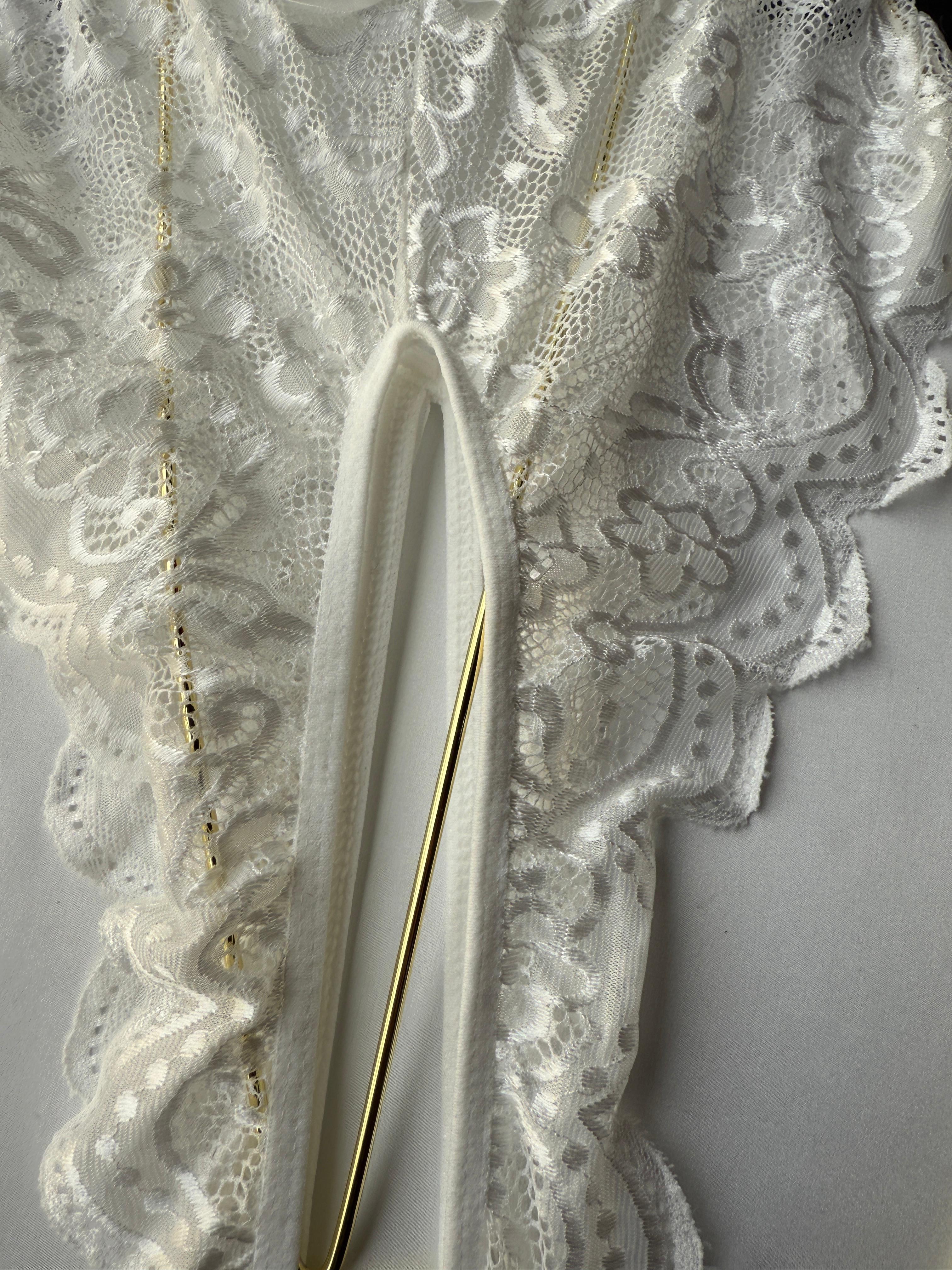 Lencería Blanco Body con entrepierna abierta y espalda cruzada con encaje