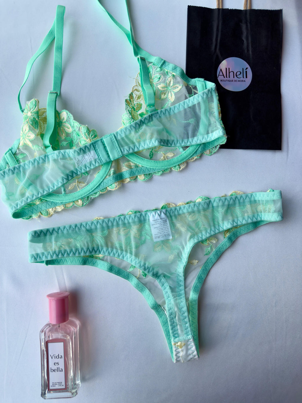 Lencería con bordado floral romántica 2 piezas