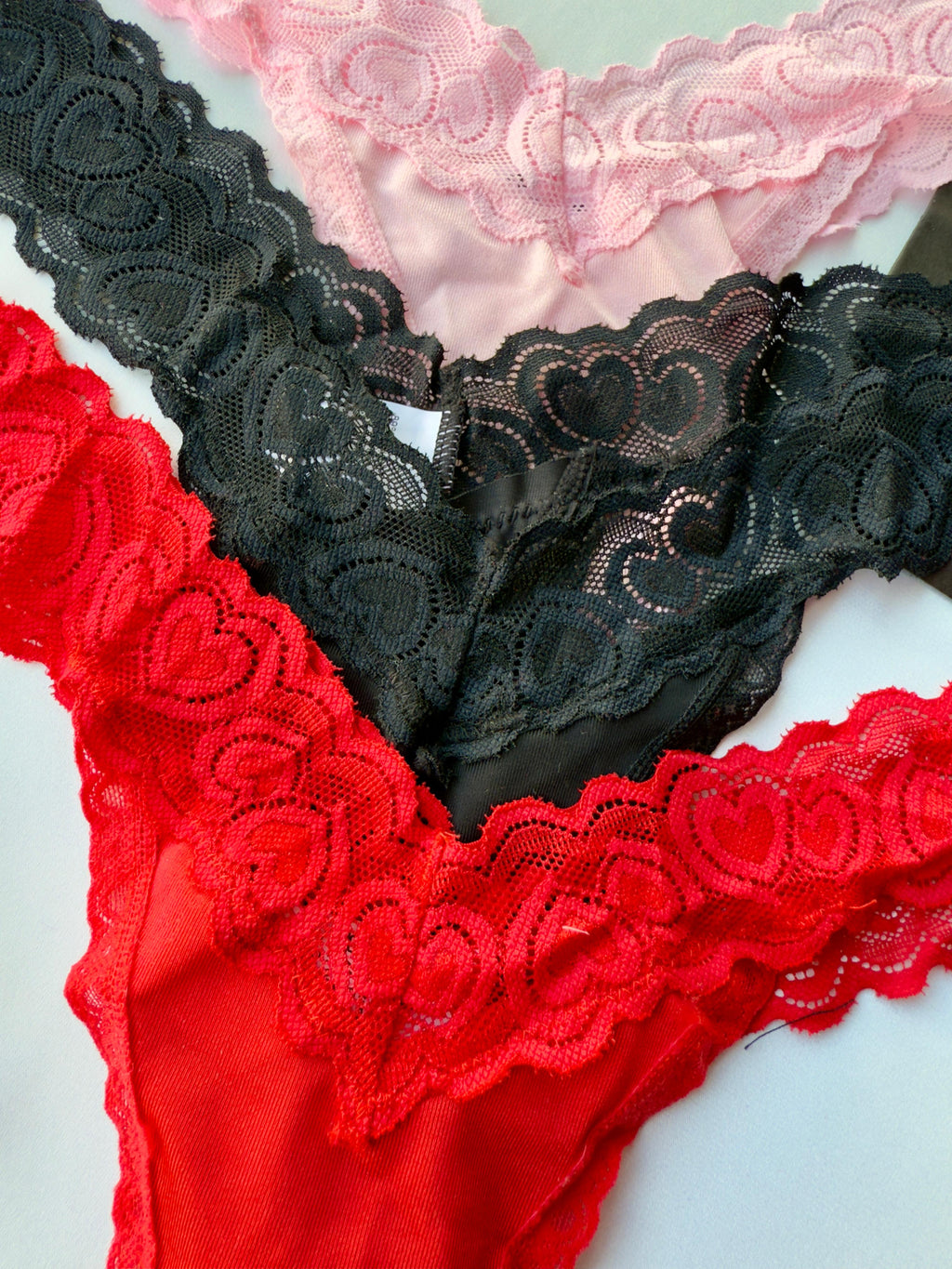 Set de 3 tangas con parches de encaje para mujer para el Día de San Valentín
