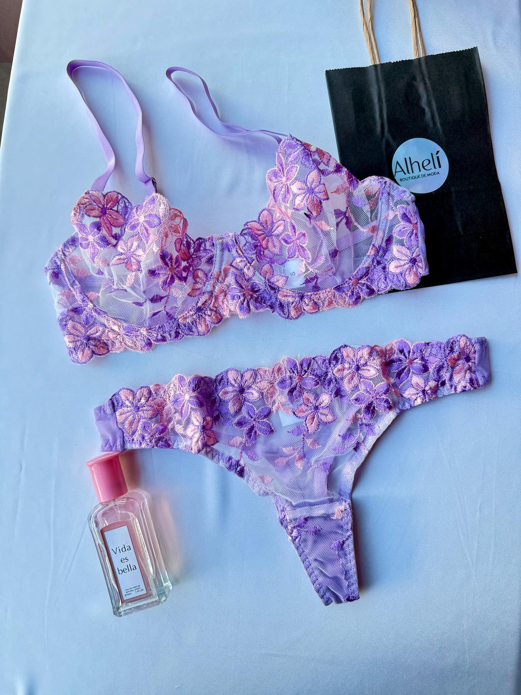 Lencería con bordado floral romántica 2 piezas