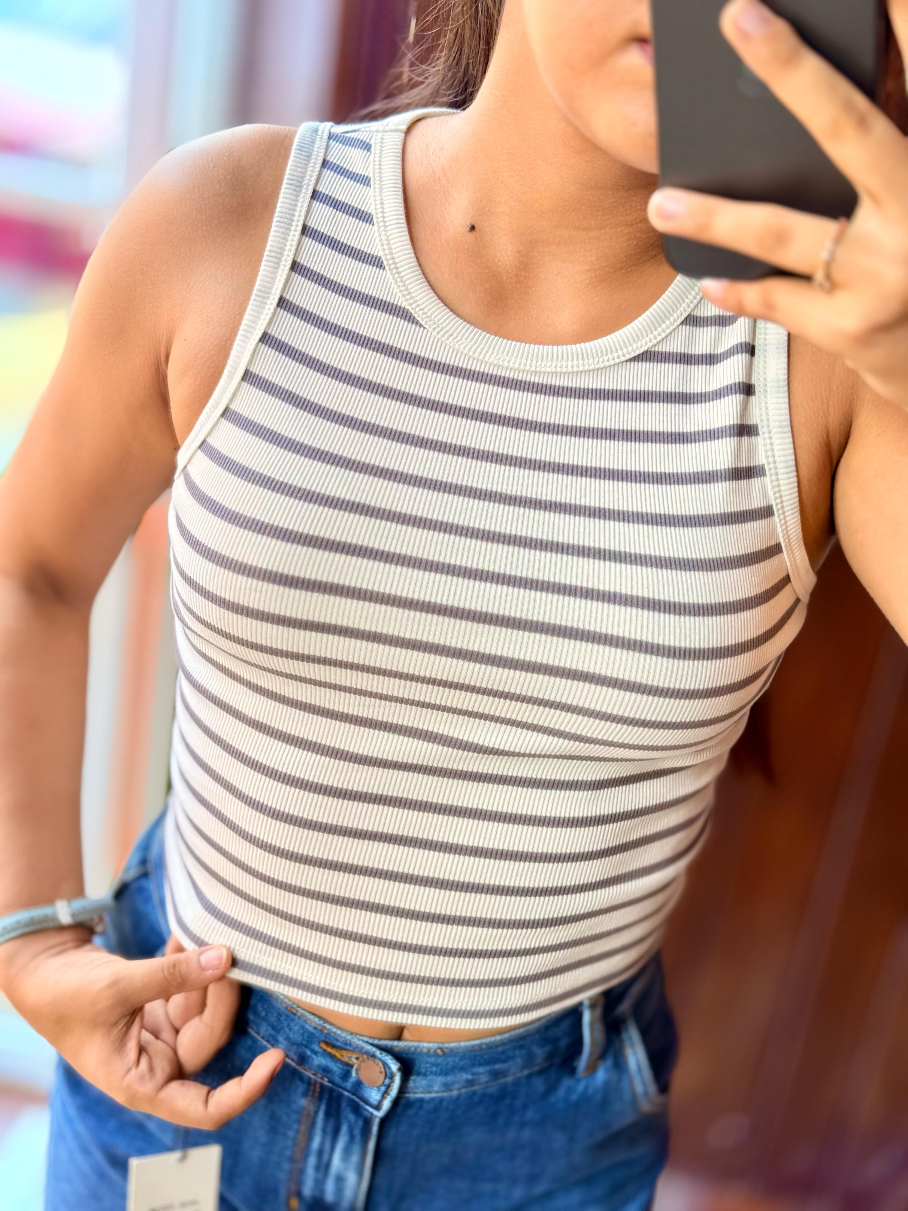 Top rayado sin mangas