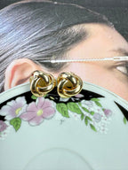 Aretes con nudo metálico