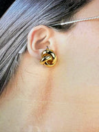 Aretes con nudo metálico