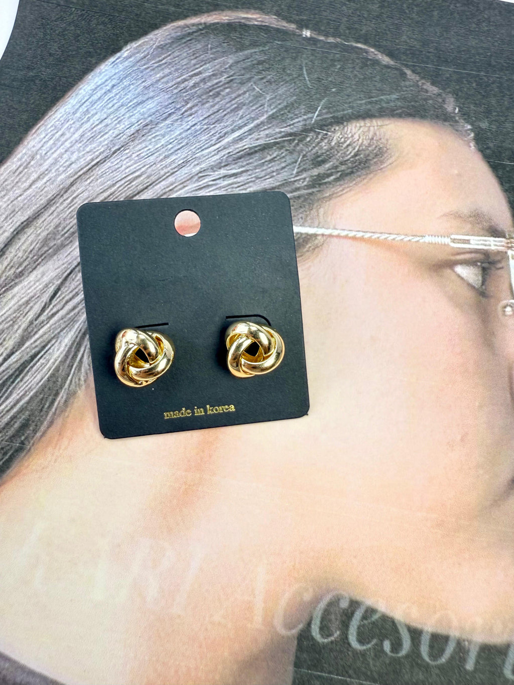 Aretes con nudo metálico