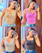 Crop top de rayas sin mangas con ojal