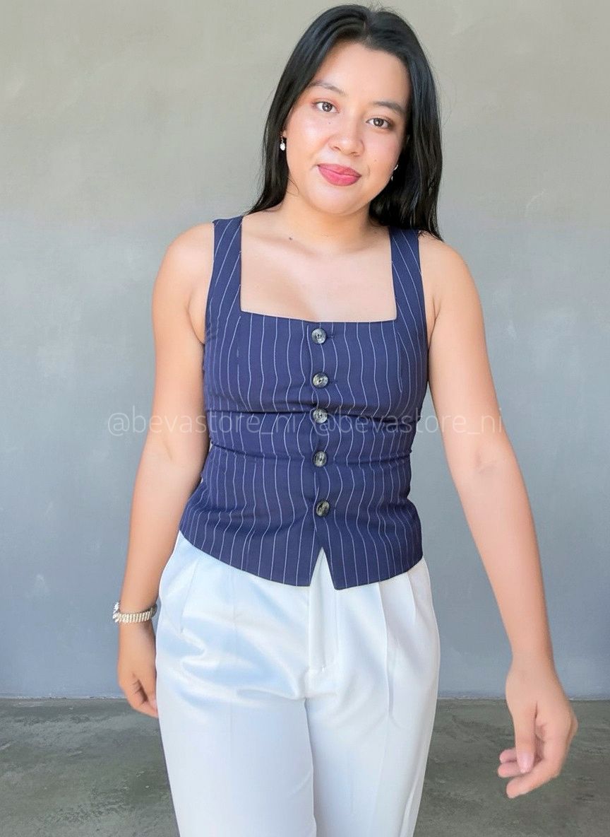 Chaleco rayado cuello cuadrado