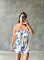 Monito blanco floral