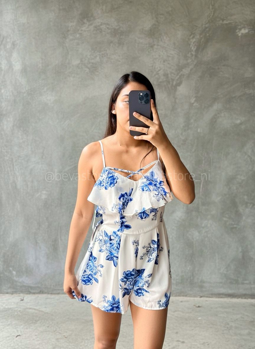 Monito blanco floral