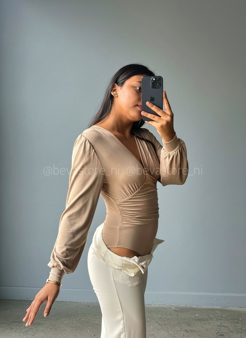 Bodysuit manga larga cuello en V